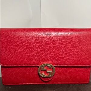 Gucci Interlocking G wallet on chain